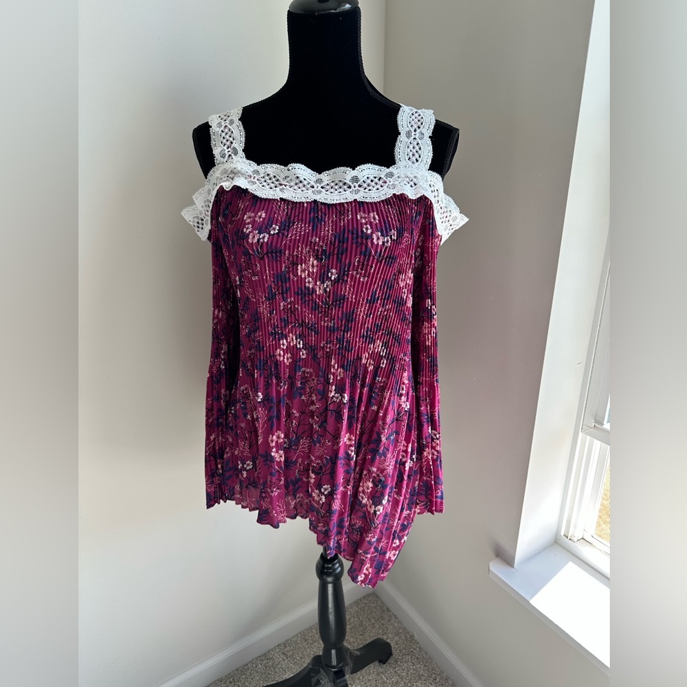 Women’s Kate & Mallory Fuchsia Lace Off-the-Shoulder Top‎